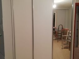 Шкаф-купе с зеркалом